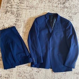 Van Heusen NAVY Suit